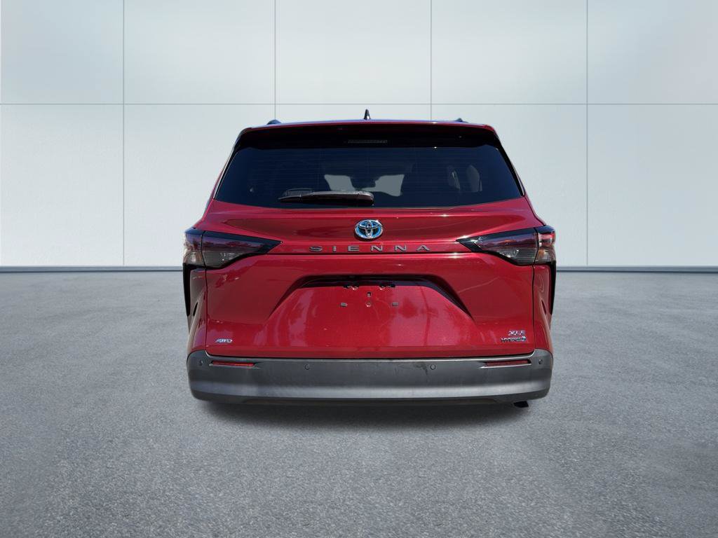 Used 2024 Toyota Sienna XLE w/ XLE Plus Package AWD/4WD image 6