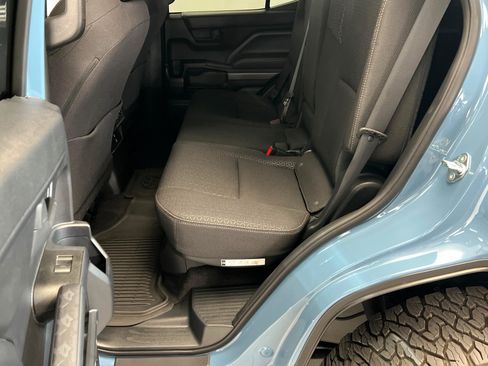 Certified 2025 Toyota 4Runner SR5 AWD/4WD image 18