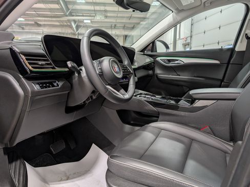 Used 2024 Buick Envision Avenir image 13