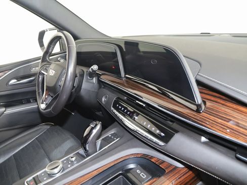 Used 2022 Cadillac Escalade ESV Premium Luxury image 51