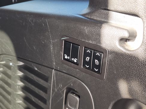 Used 2020 Cadillac Escalade ESV Premium Luxury image 43