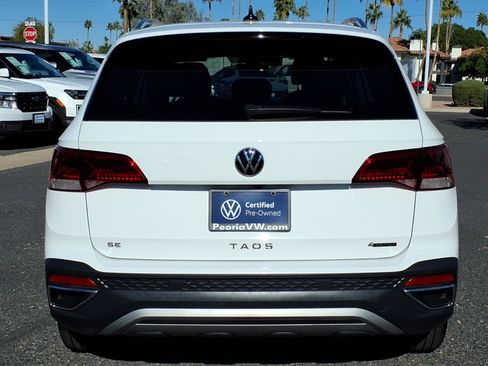 Used 2023 Volkswagen Taos SE w/ Panoramic Sunroof Package image 5