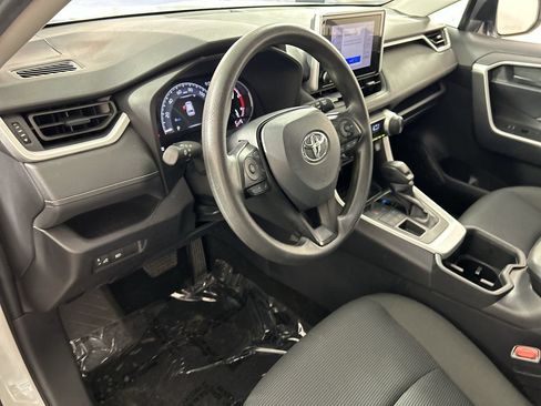 Used 2025 Toyota RAV4 LE AWD/4WD image 12