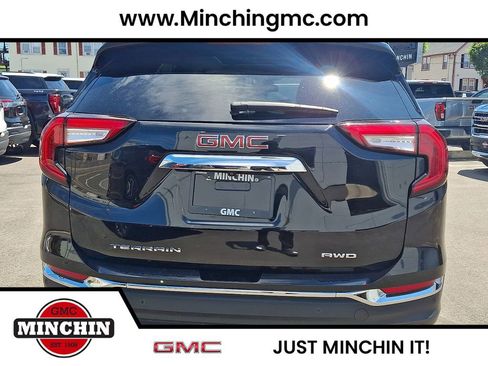 Used 2022 GMC Terrain SLT w/ Tech Package AWD/4WD image 5