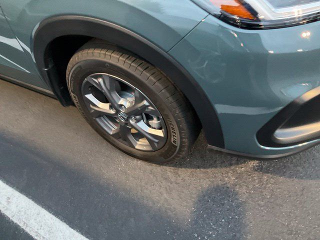 Used 2027 Honda HR-V LX image 3