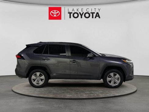 Used 2025 Toyota RAV4 XLE AWD/4WD image 10