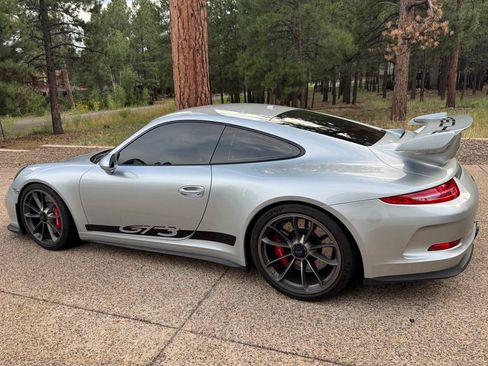 Used 2014 Porsche 911 GT3 RWD image 4