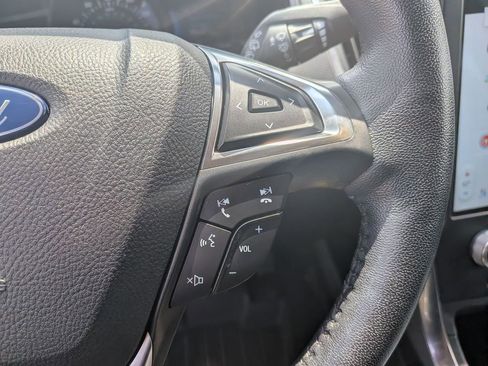 Used 2022 Ford Edge Titanium w/ Equipment Group 301A AWD/4WD image 17
