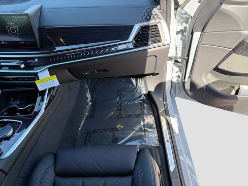 New 2026 BMW X7 xDrive40i w/ M Sport Package image 18