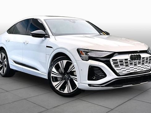 Certified 2024 Audi Q8 e-tron Prestige w/ Prestige Package AWD/4WD image 2