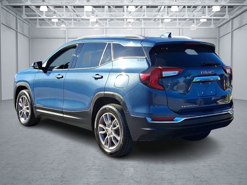 Used 2024 GMC Terrain SLT AWD/4WD image 4
