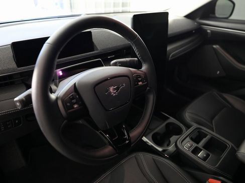 Used 2025 Ford Mustang Mach-E Premium image 18