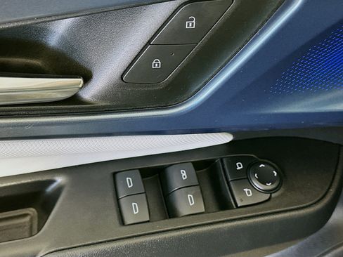 Used 2025 Chevrolet Equinox EV LT image 15