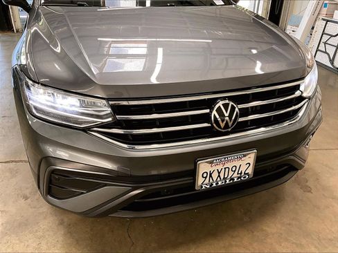 Used 2024 Volkswagen Tiguan SE FWD image 33