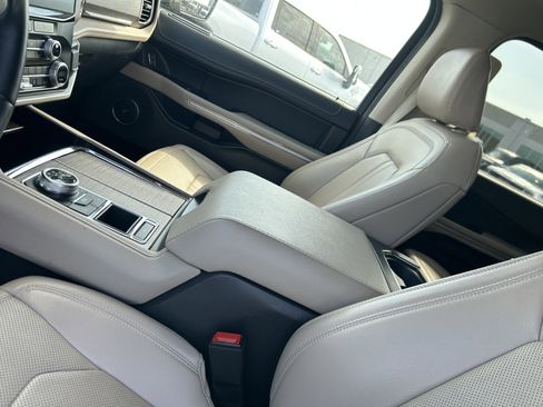 Certified 2024 Ford Expedition Limited image 16