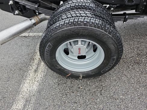 New 2026 GMC Sierra 3500 Pro w/ Convenience Package image 4