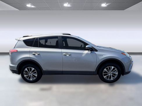 Used 2017 Toyota RAV4 XLE image 8