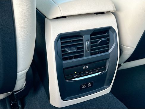 New 2026 BMW 330i xDrive Sedan w/ Premium Package image 19