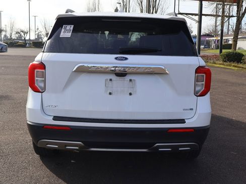 Used 2020 Ford Explorer XLT w/ Equipment Group 202A image 5