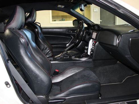 Used 2015 Subaru BRZ Limited w/ Popular Package #1B RWD image 20