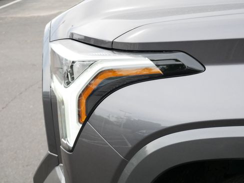 Used 2024 Toyota Tundra Capstone AWD/4WD image 16