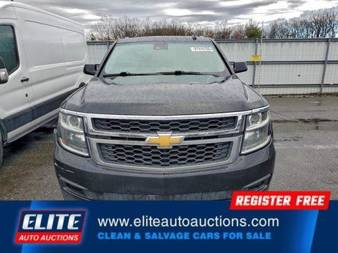 Used 2019 Chevrolet Suburban LT image 9