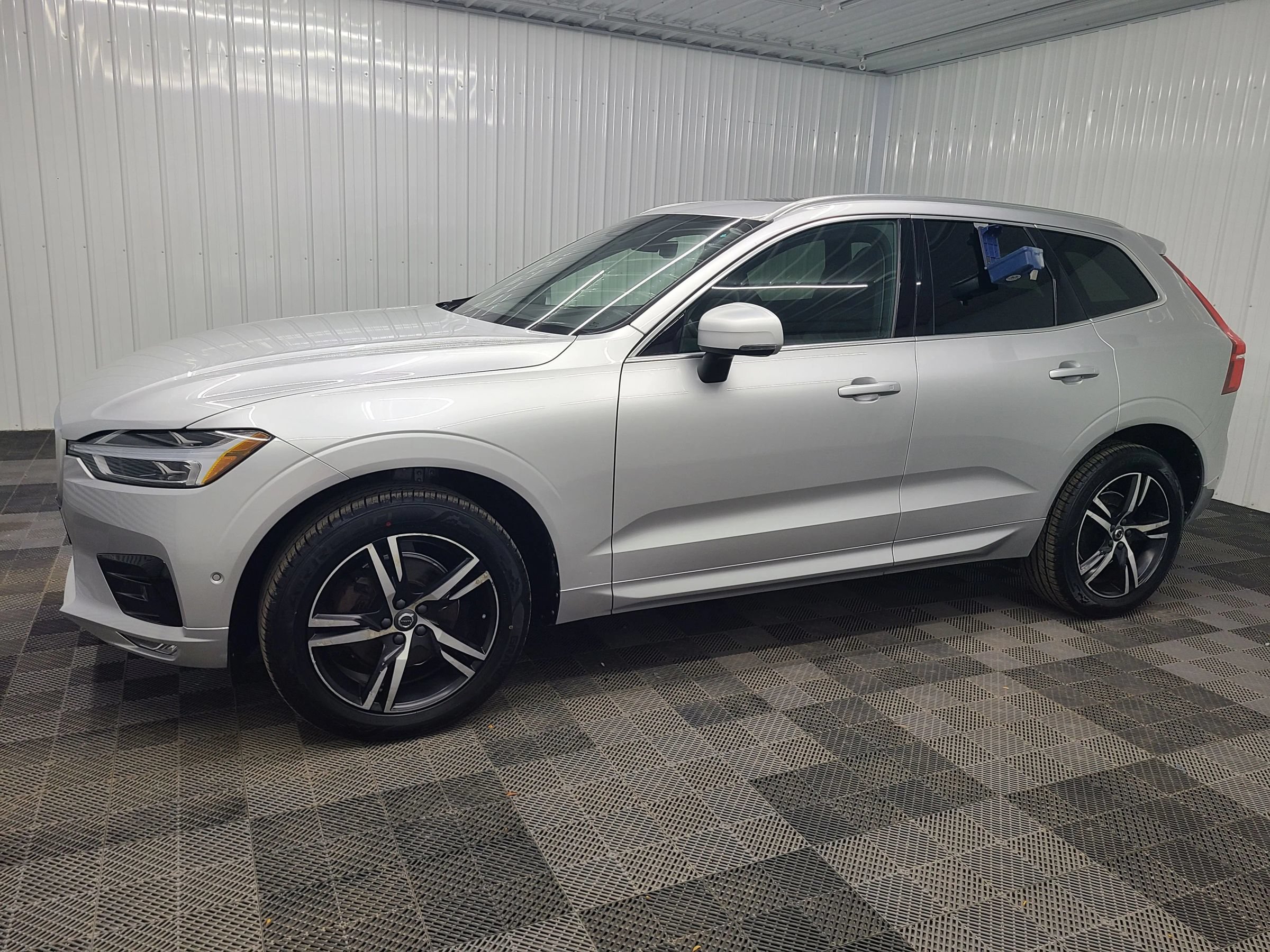 Used 2019 Volvo XC60 T5 R-Design AWD/4WD image 9