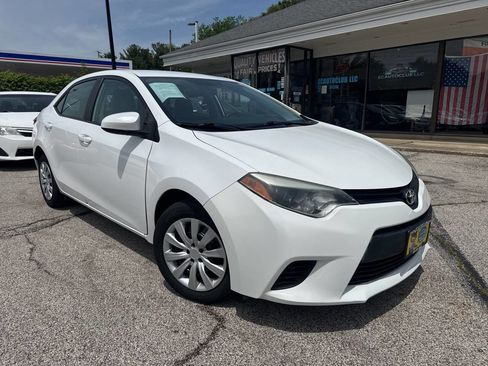 Used 2014 Toyota Corolla LE FWD image 1