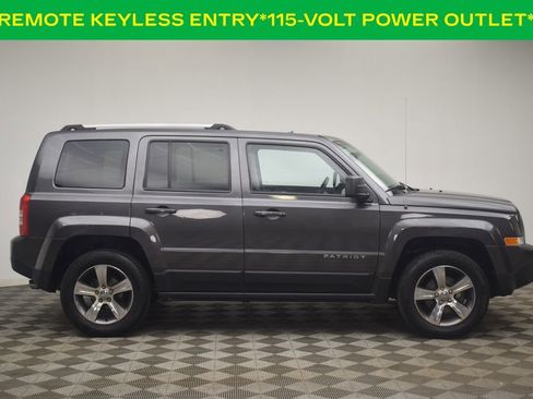 Used 2017 Jeep Patriot High Altitude AWD/4WD image 10