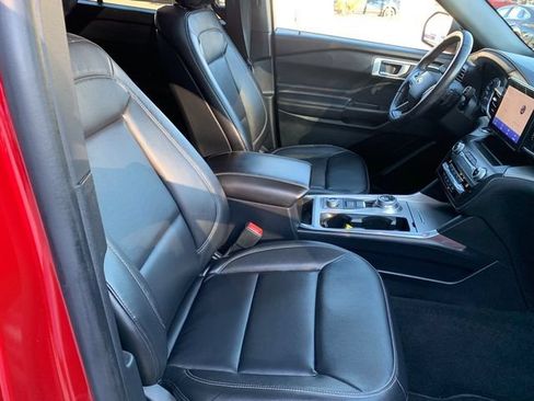 Used 2020 Ford Explorer XLT w/ Equipment Group 202A AWD/4WD image 10