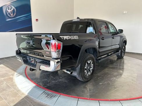 Used 2022 Toyota Tacoma TRD Off-Road AWD/4WD image 6