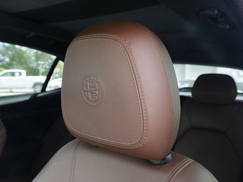 Used 2022 Alfa Romeo Stelvio Ti AWD/4WD image 27