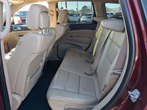 Used 2017 Jeep Grand Cherokee Limited image 10