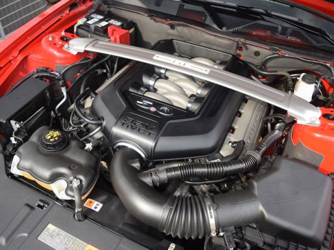 Used 2013 Ford Mustang GT Premium image 24