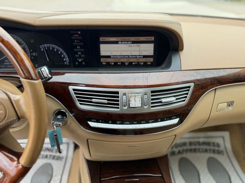 Used 2011 Mercedes-Benz S 550 image 22