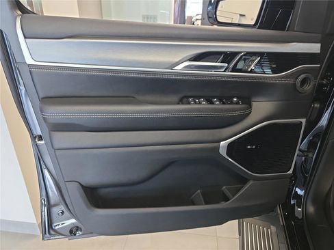 New 2026 Jeep Grand Wagoneer L Limited AWD/4WD image 16