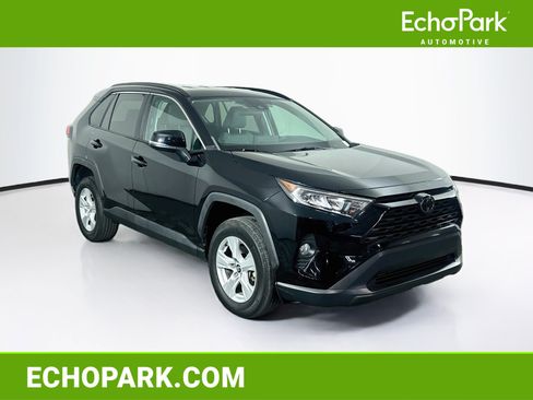Used 2020 Toyota RAV4 XLE FWD image 1