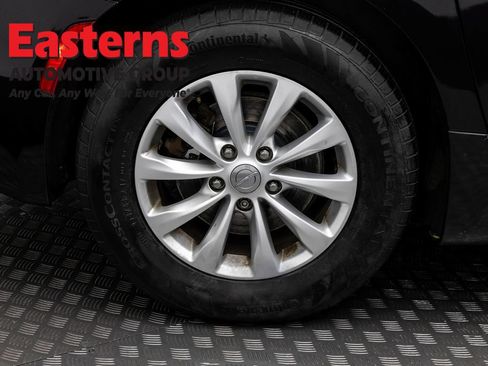 Used 2019 Chrysler Pacifica Touring-L FWD image 29