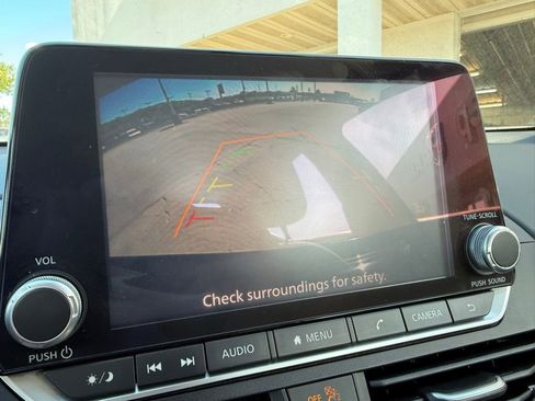 Used 2024 Nissan Altima 2.5 SV FWD image 43