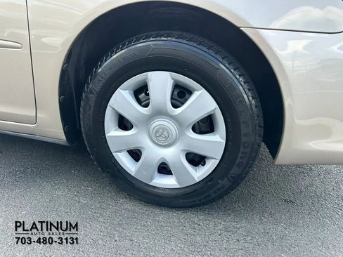 Used 2004 Toyota Camry LE image 22