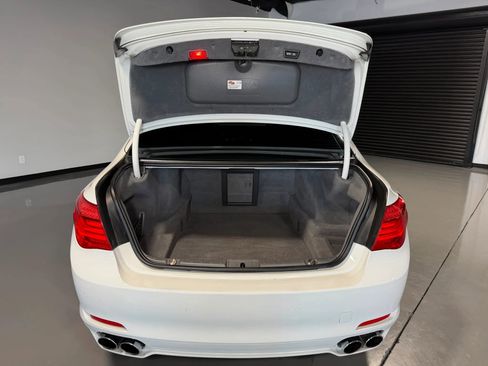 Used 2012 BMW 750i RWD image 10