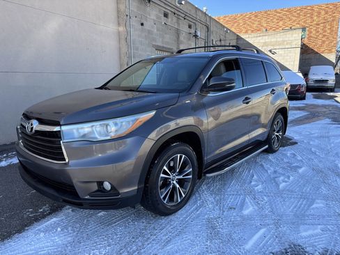 Used 2016 Toyota Highlander XLE image 4