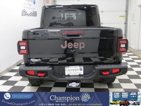 Used 2023 Jeep Gladiator Rubicon w/ LED Lighting Group AWD/4WD image 14