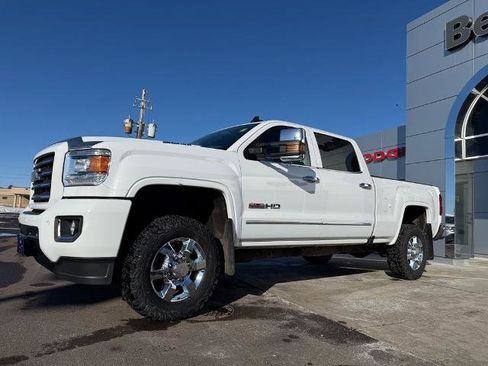 Used 2018 GMC Sierra 2500 SLT w/ Duramax Plus Package image 3