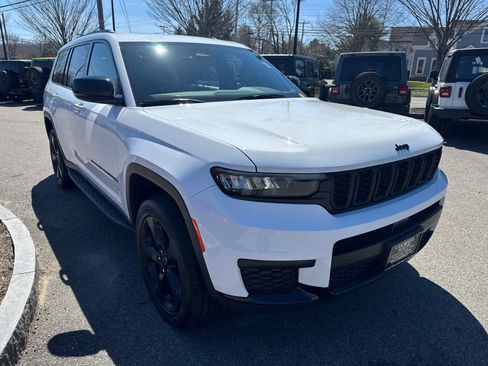 Used 2023 Jeep Grand Cherokee L Laredo AWD/4WD image 8