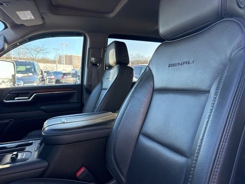 Used 2024 GMC Sierra 2500 Denali w/ Denali Reserve Package image 17