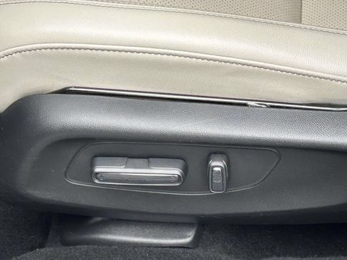 Used 2023 Honda HR-V EX-L image 16