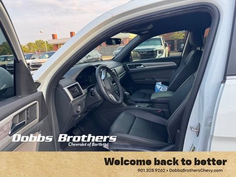 Used 2023 Volkswagen Atlas Cross Sport SE w/ Black Wheel Package FWD image 13
