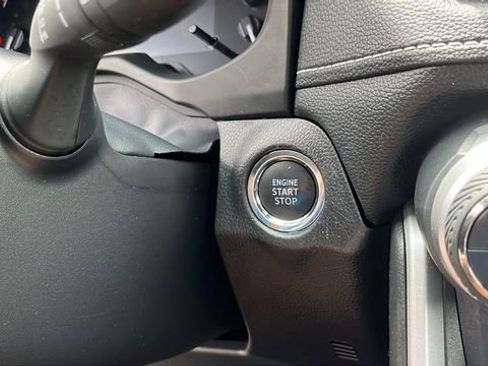 Used 2025 Toyota RAV4 XLE AWD/4WD image 20