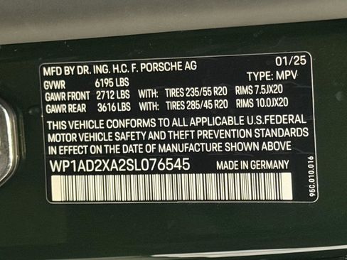 Certified 2025 Porsche Macan Electric image 26